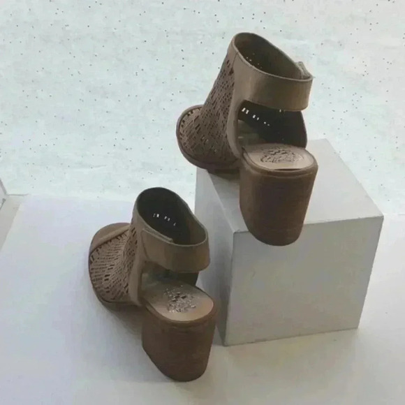 Vince camuto heeled open toe ankle strap sandals - Picture 4 of 9